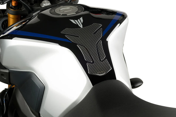 TANK PAD DREI C/CARBON LOOK