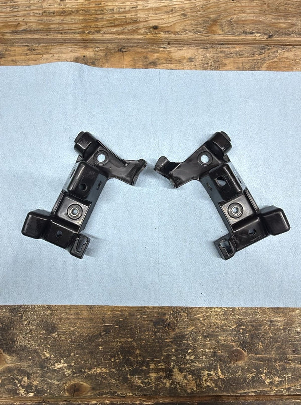 2008-2016 OEM YAMAHA YZF R6 - SIDE FRAME MOUNT PLASTIC BRACKETS COWLS