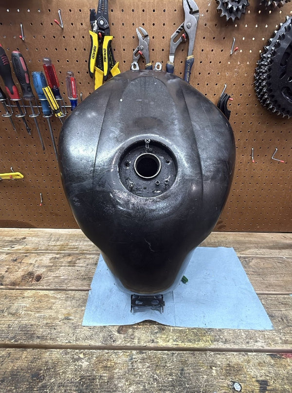 2001-2002 YAMAHA YZF R6 - FUEL TANK GAS TANK PETROL RESERVOIR