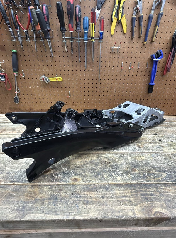 2007-2008 OEM SUZUKI GSX-R1000 - SUBFRAME REAR TAIL SUBFRAME & UNDERTAIL