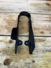 13-25 OEM KAWASAK NINJA ZX6R ZX636 SWINGARM CHAIN BUFFER SLIDER GUIDE