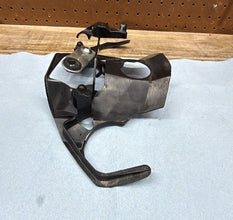 2006-2007 OEM YAMAHA YZF R6 - BOTTOM TRIPLE TREE FAIRING COWL BRACKET