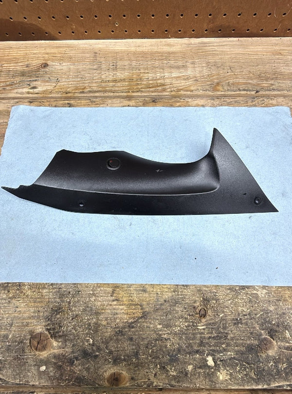08-16 YAMAHA R6 - LEFT AIR DUCT COVER