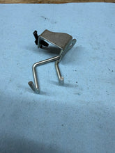 2006 2007 OEM SUZUKI GSXR 600 750 GSXR600 GSXR750 PAIR VALVE BRACKET