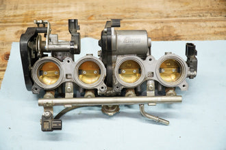 08-16 OEM YAMAHA YZF R6 MAIN FUEL GAS PETROL INJECTOR THROTTLE BODIES BODY RAIL