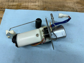 2006-2007 SUZUKI GSXR 600 750 OEM FUEL PUMP ASSEMBLY 15100-01H00 *LOW MILES*
