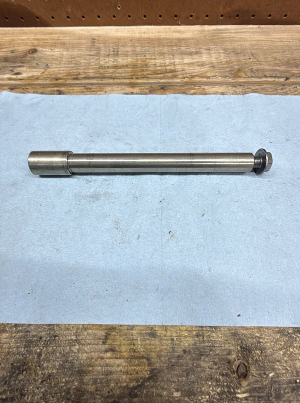 08-16 OEM YAMAHA R6 - FRONT AXLE & CUT