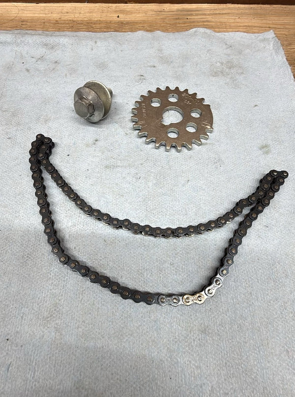 2008-2013 OEM YAMAHA YZF R6 - OIL PUMP GEAR AND CHAIN/BOLT