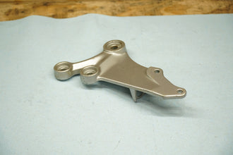 2006-2007 SUZUKI GSX-R600/750 FRONT RIGHT FOOTREST BRACKET
