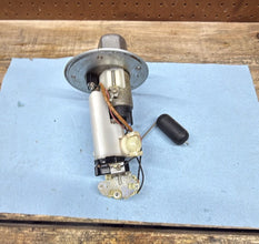 2006-2007 SUZUKI GSX-R600/750 - FUEL PUMP ASSEMBLY AND FLOAT LEVEL