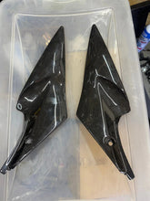 2006-2007 SUZUKI GSXR *REAL* CARBON FIBER TANK SIDE FAIRINGS