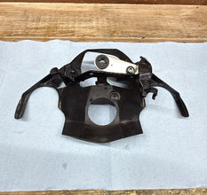 2006-2007 OEM YAMAHA YZF R6 - BOTTOM TRIPLE TREE FAIRING COWL BRACKET
