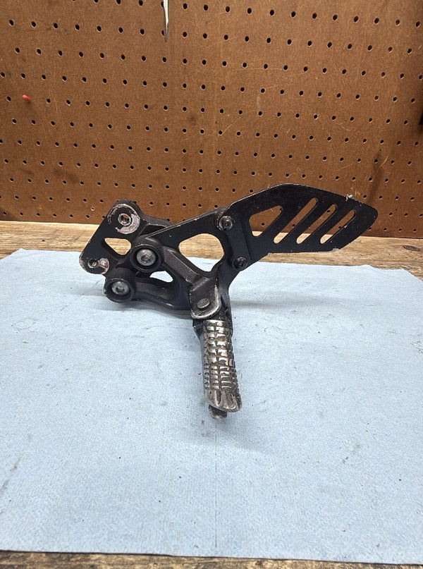 2006-2007 OEM SUZUKI GSX-R600/750 -  LEFT REARSET & FRAME BRACKET