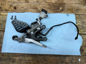 2017-2020 OEM YZF R6R R6 RIGHT REAR SET WITH MASTER