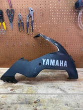 2004-2006 YZF R1 BOTTOM RIGHT FAIRING COWL PLASTIC