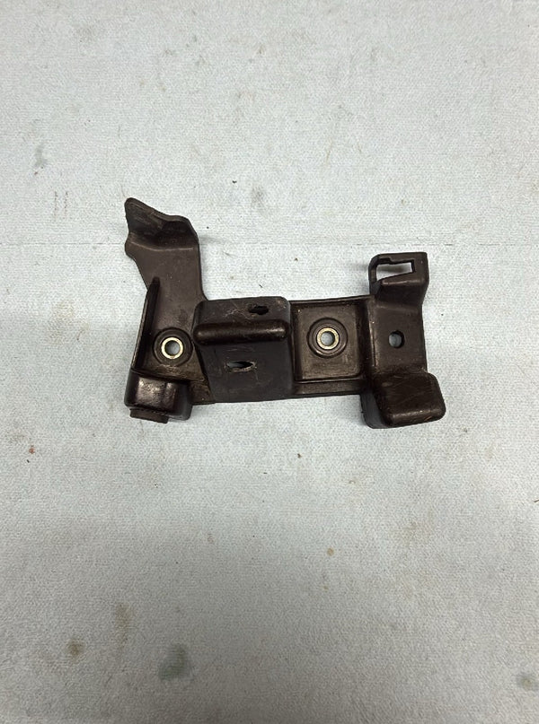 2006-2007 YAMAHA YZF R6 - FRAME SIDE BRACKET COWL