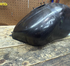 2001-2002 YAMAHA YZF R6 - FUEL TANK GAS TANK PETROL RESERVOIR