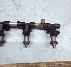 2001-2003 OEM SUZUKI GSXR600/750 - FUEL INJECTORS & FUEL RAIL