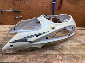 08-19 SUZUKI HAYABUSA PLASTIC REAR WHITE REAR BACK TAIL FAIRING COWL & LOCK