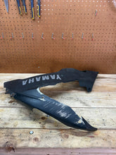 2004-2006 YZF R1 BOTTOM RIGHT FAIRING COWL PLASTIC