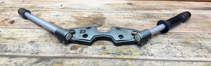 2008-2018 OEM SUZUKI HAYABUSA 1300R TOP TRIPLE CLAMP WITH CLIPONS