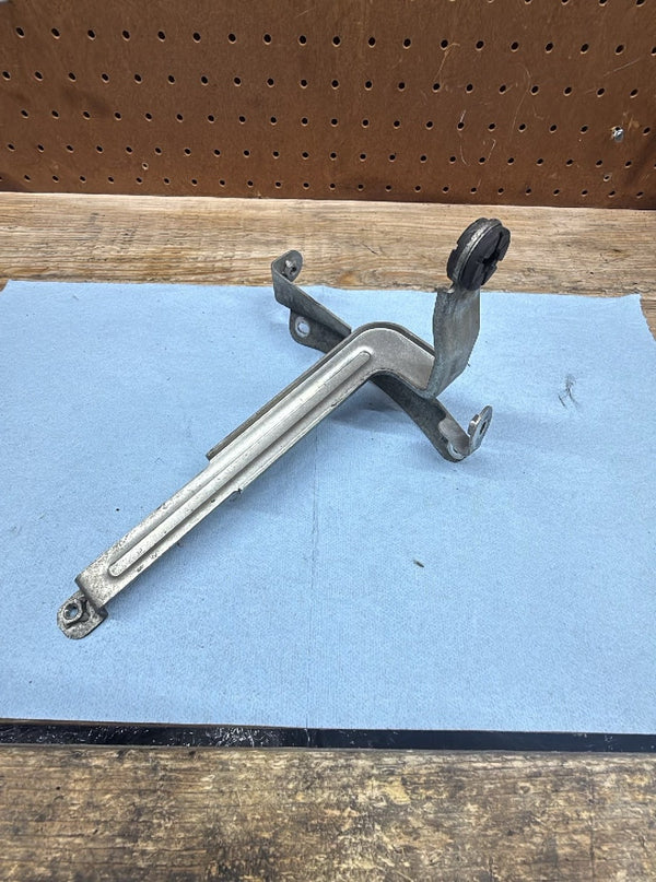 2009-2016 SUZUKI GSX-R1000 - RADIATOR OIL COOLER BRACKET CONNECTOR