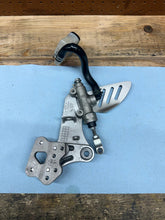 08-10 OEM SUZUKI GSXR600/750 RIGHT REARSET FOOT PEG BRAKE PEDAL/ MASTER CYLINDER