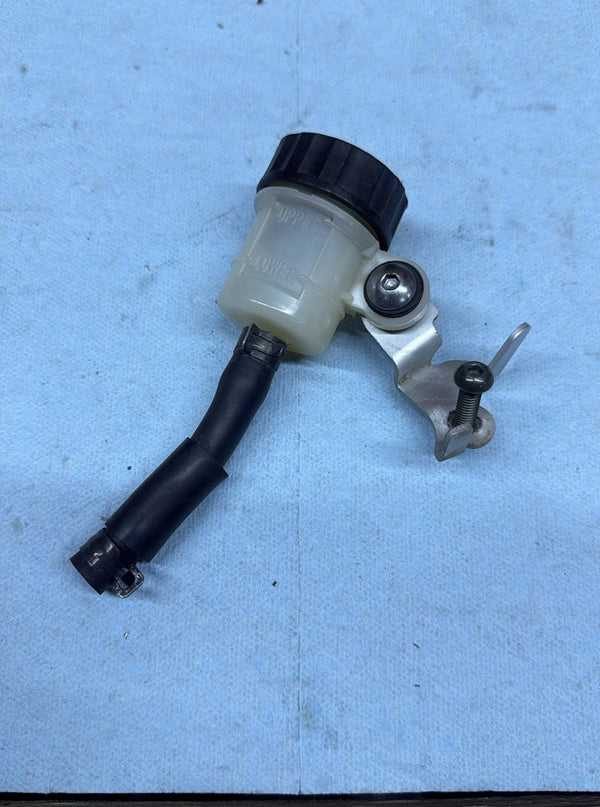 2006-2007 OEM YAMAHA YZF R6 - REAR BRAKE RESERVOIR / LINE & BRACKET