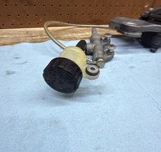 2006-2007 OEM YAMAHA YZF R6 - REAR CALIPER / MASTER AND RESERVOIR