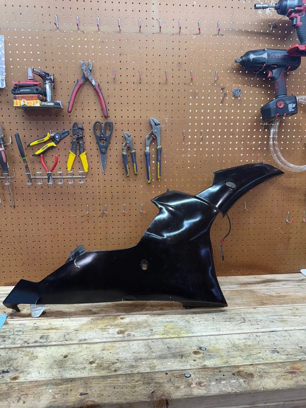 2008-2016 OEM YAMAHA YZF R6 R6R RIGHT LOWER BOTTOM BELLY SIDE FAIRING COWL