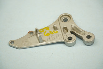 006-2007 SUZUKI GSX-R600/750 FRONT RIGHT FOOTREST BRACKET