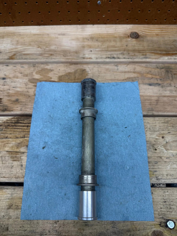 2016-20120 OEM KAWASAKI NINJA ZX-10R ZX10 FRONT WHEEL RIM AXLE BOLT