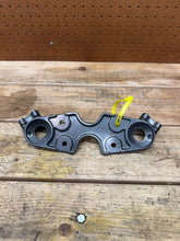 1999-2007 OEM SUZUKI GSXR 1300 HAYABUSA TRIPLE TREE TOP HANDLEBAR MOUNT