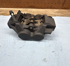 2006-2007 OEM YAMAHA YZF R6 - RIGHT CALIPER * DAMAGE *