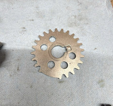 2008-2013 OEM YAMAHA YZF R6 - OIL PUMP GEAR AND CHAIN/BOLT