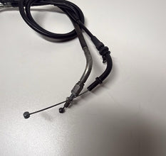 11-25 OEM SUZUKI GSXR600/750 - THROTTLE CABLES