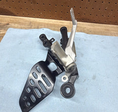 2008-2016 OEM YAMAHA YZF R6 - RIGHT REARSET BRAKE FOOT PEDAL PEG