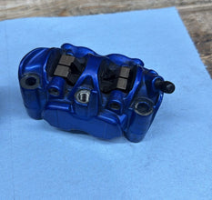 2009-2014 OEM SUZUKI GSX-R1000 - FRONT CALIPERS PAIR AND PADS POWDER COATED