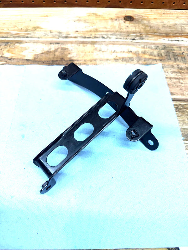 2007-2008 OEM SUZUKI GSXR 1000 ENGINE RADIATOR LOWER BRACKET MOUNT