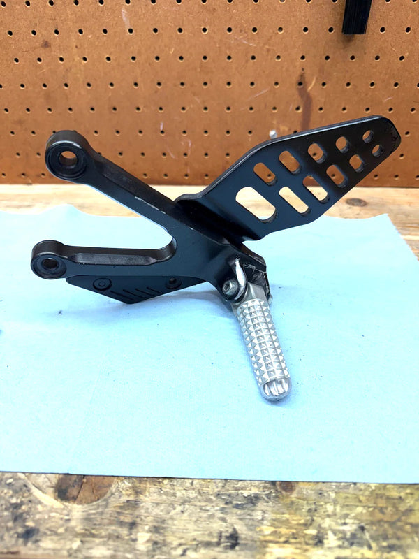 2017-2022 OEMYAMAHA YZF R6 LEFT REARSET REAR SET DRIVER FOOT PEG REST STOP