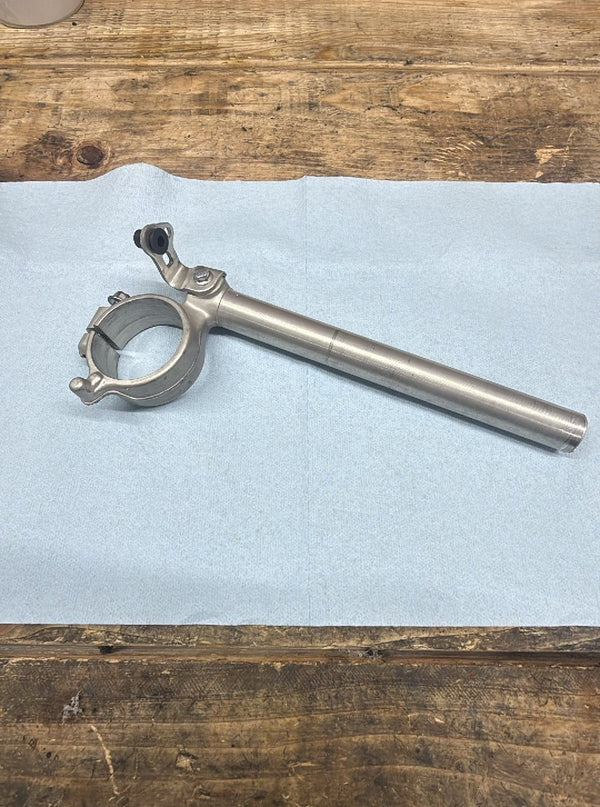2006-2007 OEM SUZUKI GSXR 600/750 RIGHT CLIPON & RESERVOIR BRACKET / HARDWARE