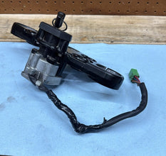 1999-2005 OEM  SUZUKI HAYABUSA - IGNITION WITH KEY AND TOP TRIPLE TREE