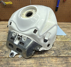 2008-2010 OEM SUZUKI GSX-R600/750 - FUEL TANK PETROL RESERVOIR