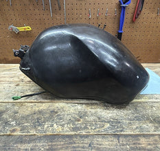 2001-2002 YAMAHA YZF R6 - FUEL TANK GAS TANK PETROL RESERVOIR