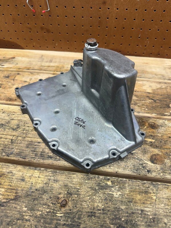 2005-2006 OEM KAWASAKI ZX6R ZX636 OIL PAN W/ OIL PICKUP *CLEAN*