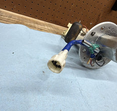 2006-2007 SUZUKI GSX-R600/750 - FUEL PUMP ASSEMBLY AND FLOAT LEVEL