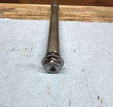 08-16 OEM YAMAHA R6 - FRONT AXLE & CUT