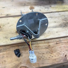 2006-2007 GSXR 600/750 OEM FUEL PUMP BRACKET & WIRING