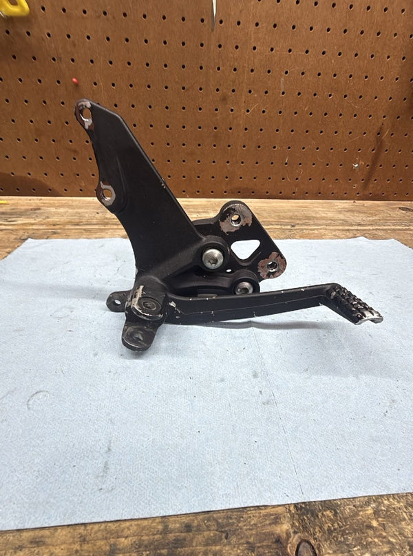 2006-2007 OEM SUZUKI GSX-R600/750 - RIGHT REARSET & BRAKE LEVER