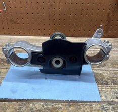 2011-2025 OEM SUZUKI GSXR600/750 - BOTTOM TRIPLE TREE CLAMP FORK CLAMP